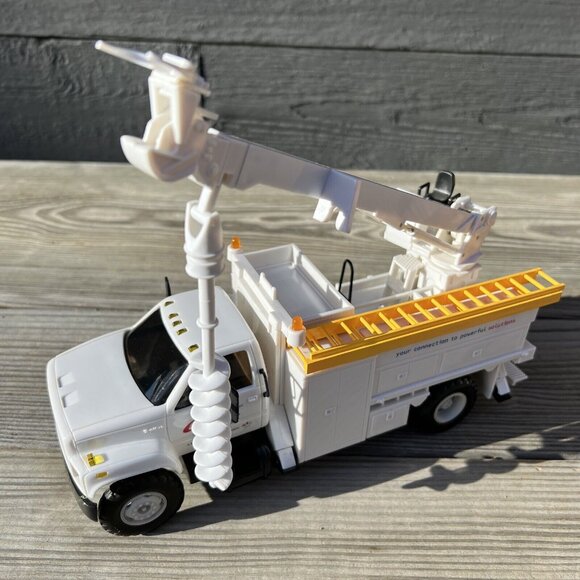 11" DG PRODUCTIONS -1996-2-1 Eastern Illini Elec. Pole Setter Auger Digger Truck - Picture 11 of 16